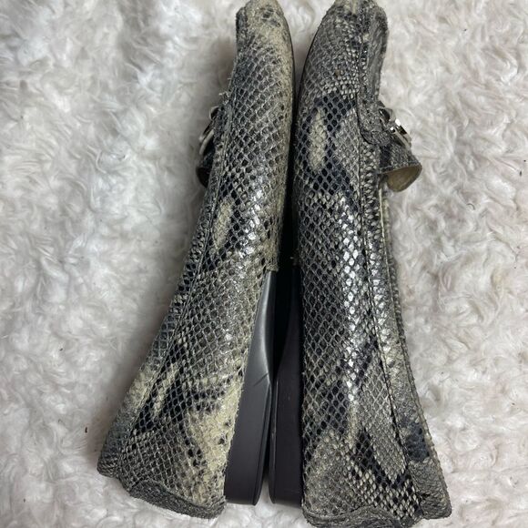 Michael Kors leather snake skin print shades of gray slip on flats Size 7.5M - Picture 7 of 9